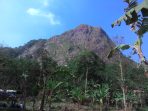 Gunung batu jonggol, images sumber: Wikipedia