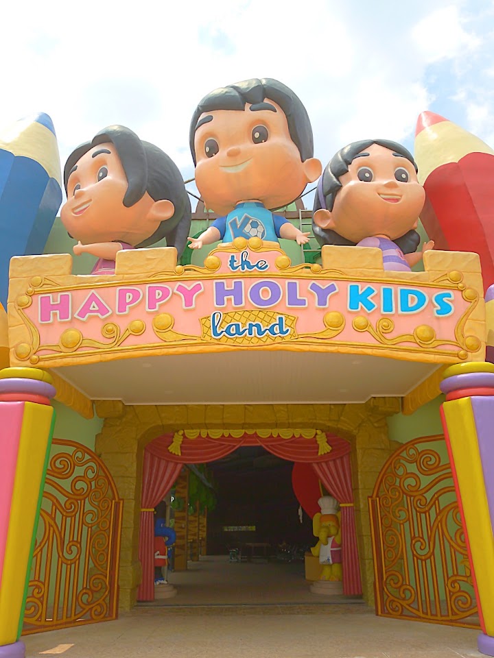 Wisata edukatif dan menyenangkan Happy Holy Land Bogor