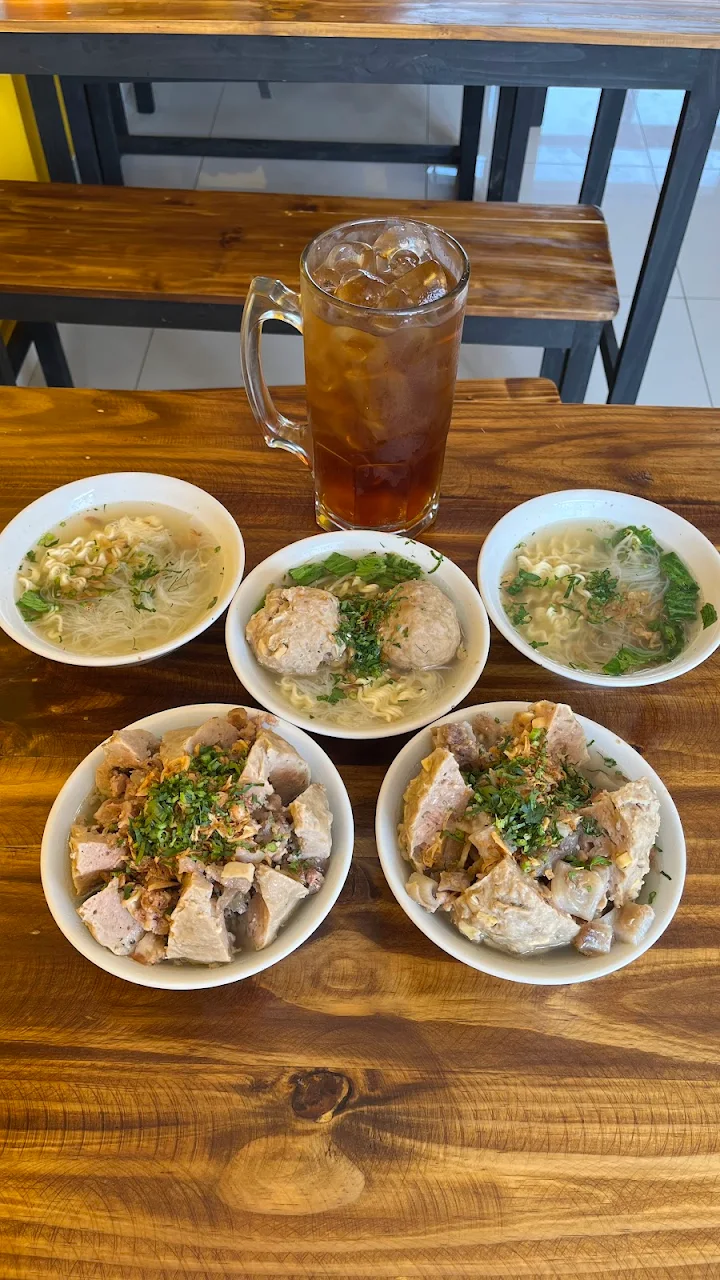 Bakso Rudal Pak dhe Han, images sumber: Sari Qaisara