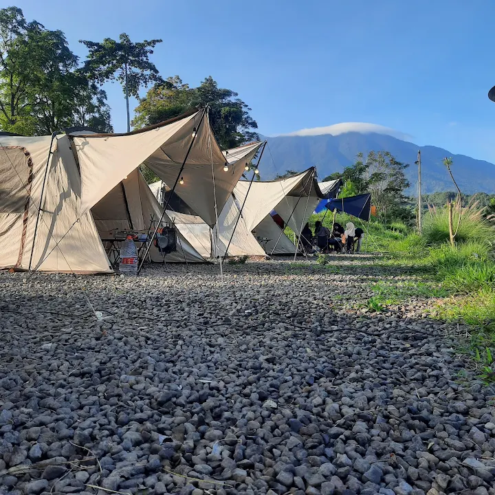 Tiara Camp 1 Cisarua Puncak Bogor, images sumber: Kugy