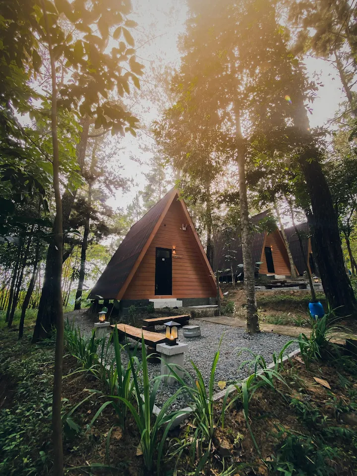 Pineus Wetan Resort, images sumber: Goeswald